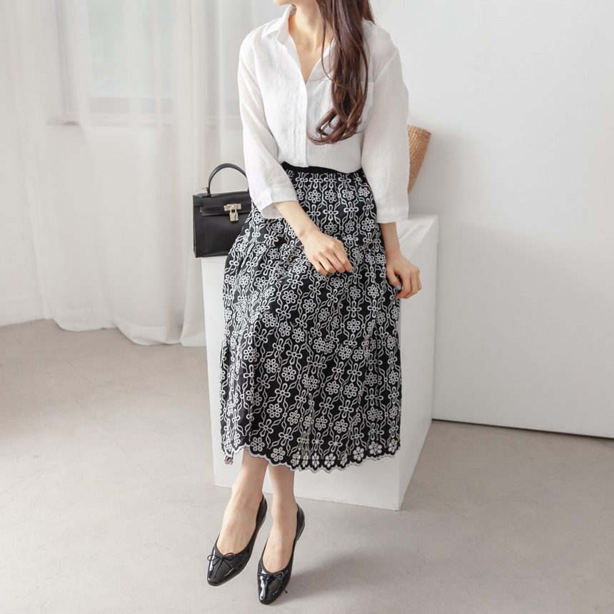 Black Floral Embroidery Skirt  -Holiholic