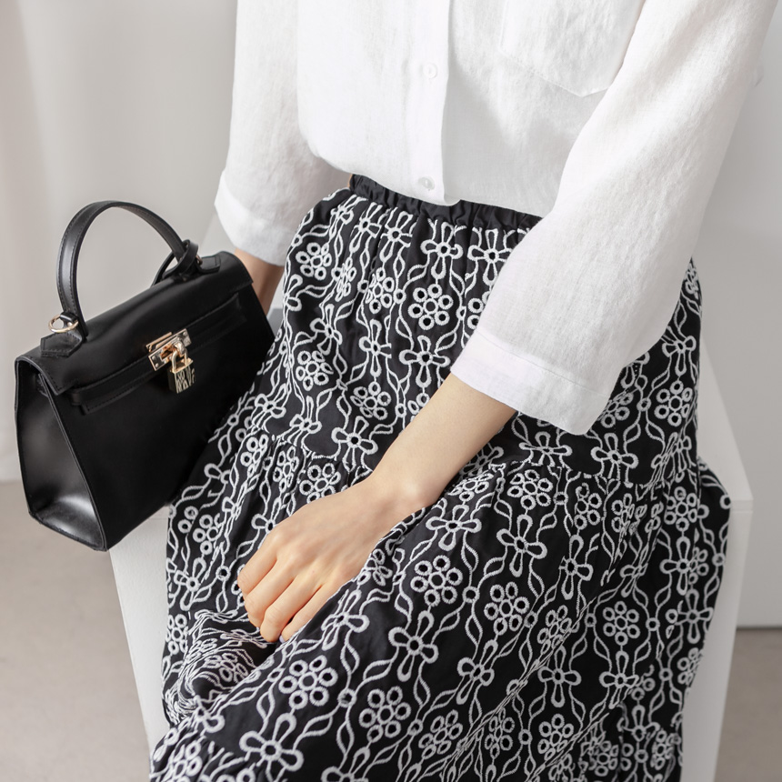 Black Floral Embroidery Skirt  -Holiholic